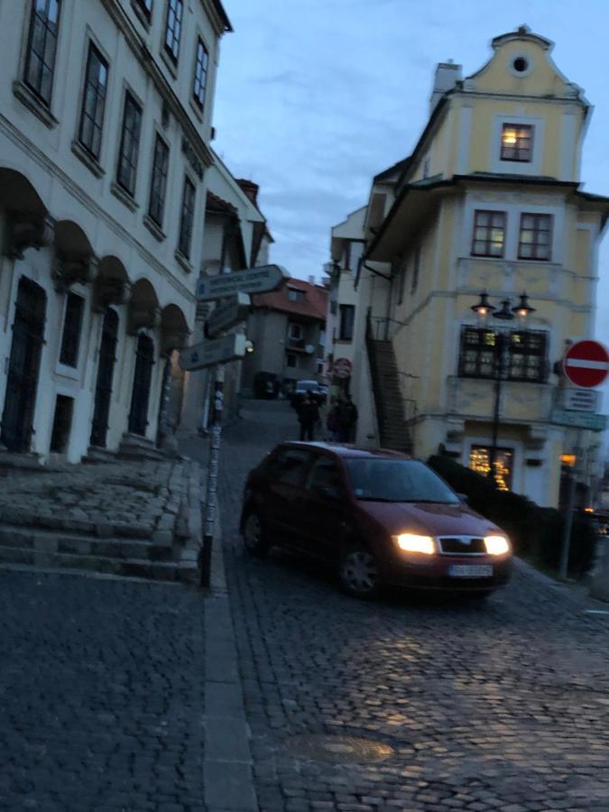 Pleasant Apartment Under The Bratislava Castle ภายนอก รูปภาพ