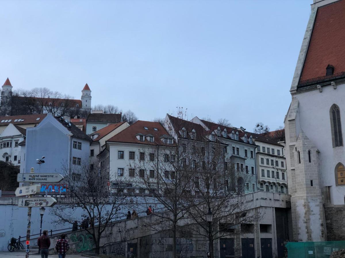 Pleasant Apartment Under The Bratislava Castle ภายนอก รูปภาพ